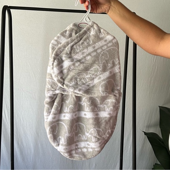 Elements of Style Gender Neutral Baby Swaddle - Picture 4 of 4